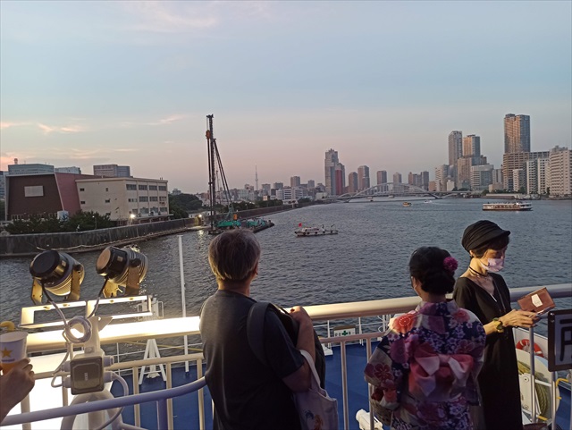 写真：東京湾納涼船