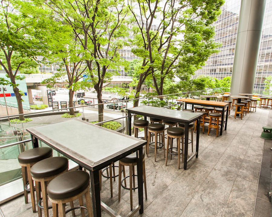 食堂bar カスミガセキ テラス席 東京 ビアガーデン情報館 年版 秋ビアガーデン 10月も営業している人気の都内ビアガーデン ビアテラスを探そう
